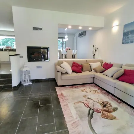 Mera By Interhome *