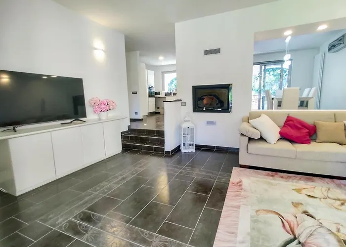 Villa Mera By Interhome Poncetta